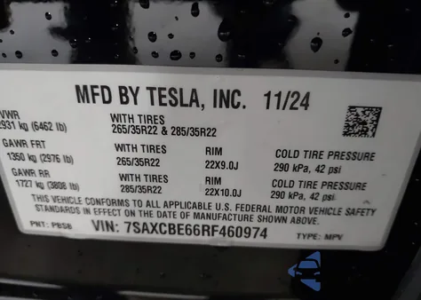 2024 Tesla Model X Plaid Tri Motor All-Wheel Drive z USA, uszkodzony, nr VIN 7SAXCBE66RF460974